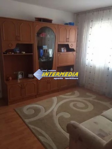 2-camere-de-vanzare-in-cetate-etaj-3-mobilat-utilat-2